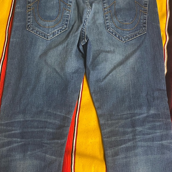 Selling because they don’t fit me. Never worn still have tag. Size 34W